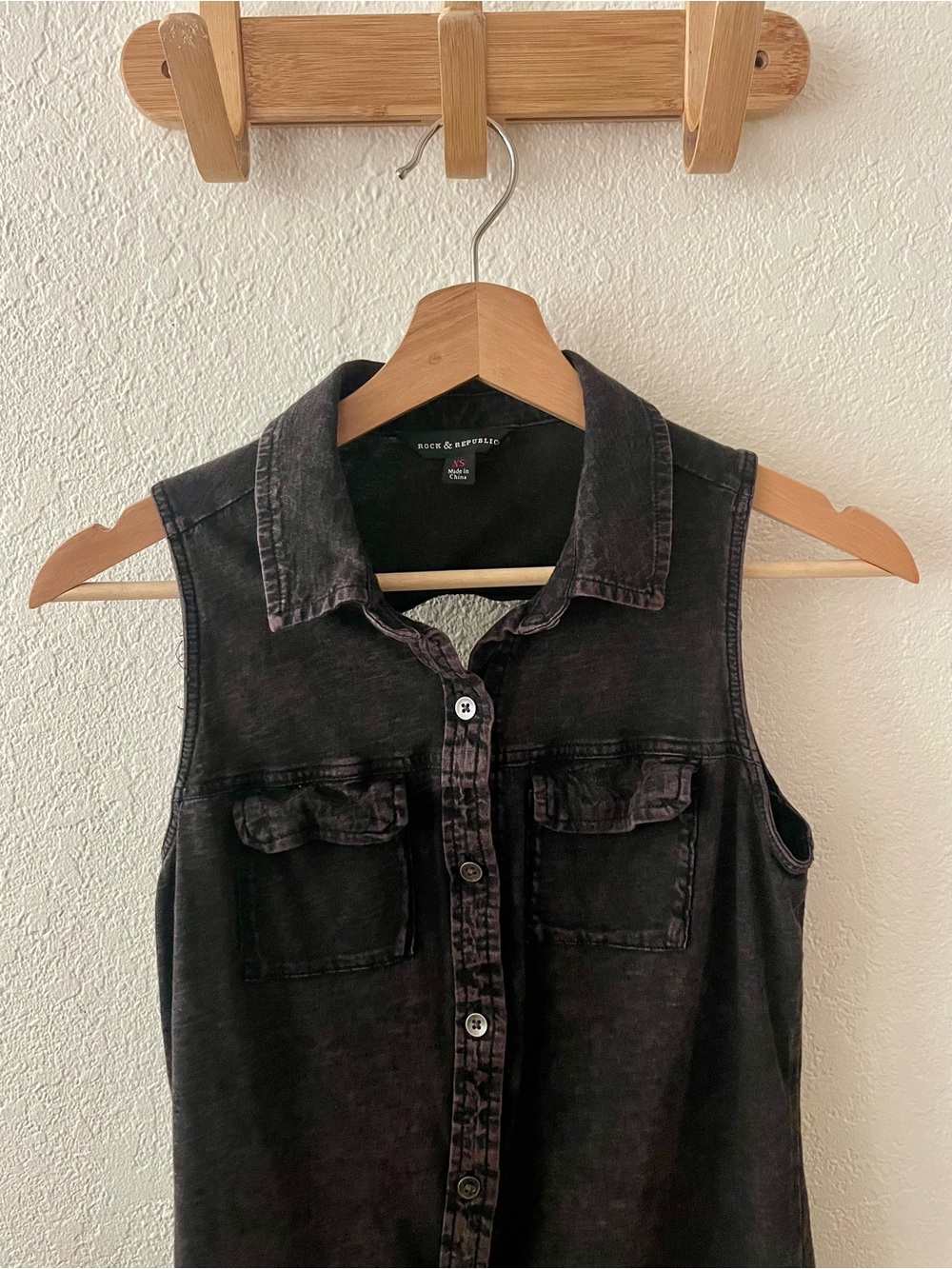 Rock & Republic Women’s Collared Brown Button Down Tank w/ Cut Outs